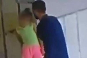 Çocuklara cinsel istismarda bulunduğu iddia edilen kişi yakalandı