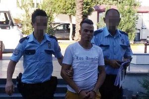 İşyerindeki bahşiş kutusunu çaldı