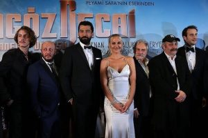 'Cingöz Recai' filminin galası yapıldı