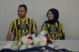 Nikah masasına Ankaragücü formasıyla oturdular
