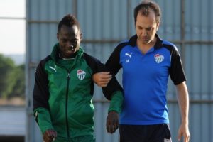 Bursaspor'da Emmanuel Badu 3 hafta yok