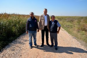 Bursa'da belediyen çiftçilere yol desteği