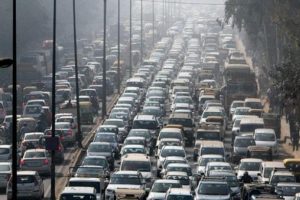 Paris'e 2030'dan itibaren dizel ve benzinli araç girişi yasak