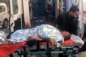 Üzerine benzin döküp kendini yaktı