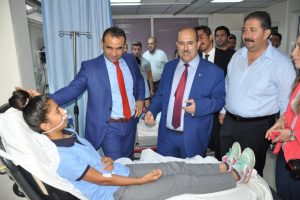15 öğrenci parfümden zehirlendi