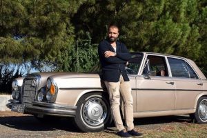 Yarım asırlık Mercedes, 9 ay süren bakımla yeniden trafikte