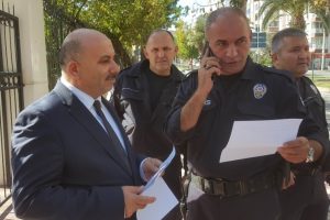 Bass hakkında tutuklanması için suç duyurusu