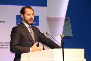 Albayrak: Hedef 10 bin megawatt rüzgar, 10 bin megawatt güneş enerjisi