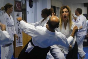 Bursa'da Aile Hekimliği Derneği'nden doktorlara 'aikido' dersi