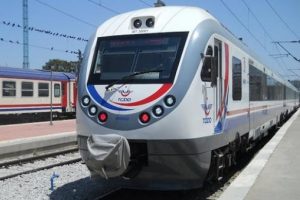 Yolcu treni raydan çıktı