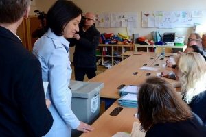 Avusturya'daki seçimlerde ilk sonuçlara göre Kurz önde