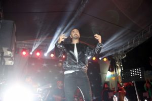 Soner Sarıkabadayı Darıcalılar'ı coşturdu