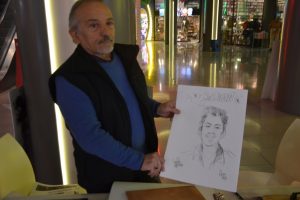 Bursa'da 5 dakikada 5 liraya portre çizim