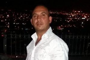 Bursa'da eşinin gözü önünde fenalaştı, hastaneye götürülürken yolda öldü