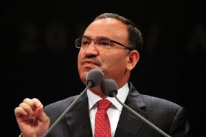 Başbakan Yardımcısı Bozdağ'dan partide beklenen istifalara yönelik açıklama