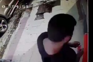 Banka dolandırıcıları güvenlik kamerasında