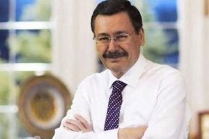 İstifası istenen Melih Gökçek süre istiyor