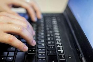 Dikkat! İnternet bağımlılığı ilişkilerinizi bozabilir