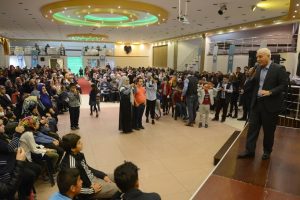 Bursa'da Nihat Hatipoğlu'na yoğun ilgi