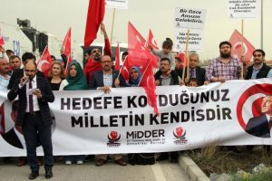 İncirlik'te NATO protestosu