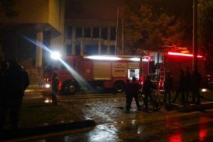 Madde bağımlıları binayı yaktı