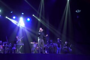 Mustafa Ceceli Moskova'da konser verdi