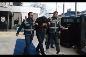 Bursa'da ''ceza kesme'' bahanesiyle dolandırdılar!