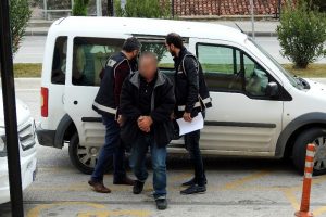 Yılbaşı hazırlığındaki kaçak içki üreticilerine darbe
