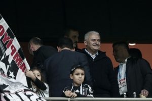 Başbakan Binali Yıldırım derbide!