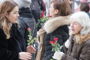 Müslümanlara hakarete gülle cevap verdiler