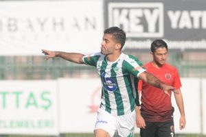 Yeşil Bursa evinde güldü