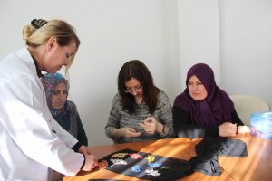 SAMEK'lerde dersler sürüyor