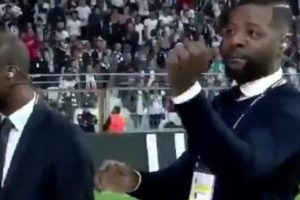 Pascal Nouma'dan Galatasaray taraftarlarına olay hareket
