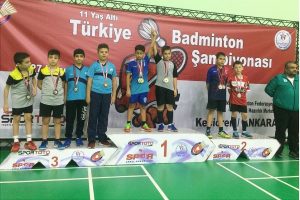 Bursa'da genç badmintoncuların büyük başarısı