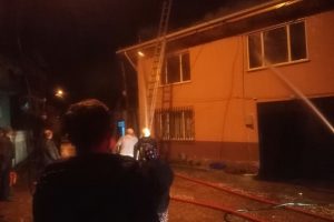 Bursa'da kardeşlerin evleri alev alev yandı