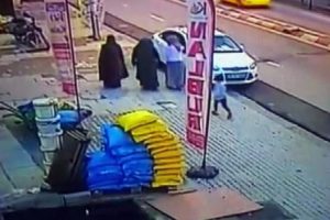 'Üzerinde büyü var' diyerek 20 bin lirasını götürdüler