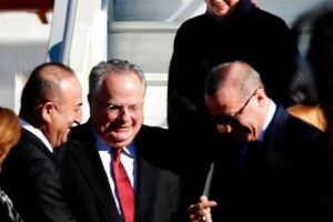 Yunanistan'da ilginç sohbet: 'Benim hediye ettiğim kravat değil mi?'