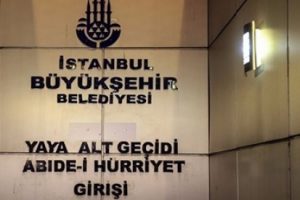 İstanbul'da metrodaki Trump AVM yönlendirme tabelaları kaldırıldı