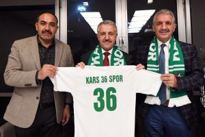 Bakan Arslan'dan Kars 36 Spor'a ziyaret