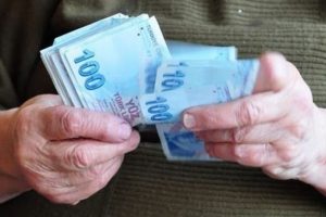 Emekliye en düşük maaş bin 565 lira!