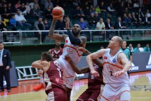 Banvit farka koştu