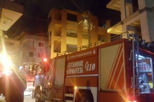 Madde bağımlıları 4 katlı metruk binayı yakıp kaçtı