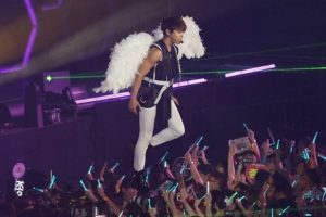 SHINee grubunun 27 yaşındaki üyesi Kim Jong-hyun hayatını kaybetti
