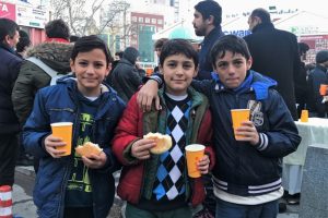 Bursa'da yeni yılın ilk namazında camileri gençler doldurdu