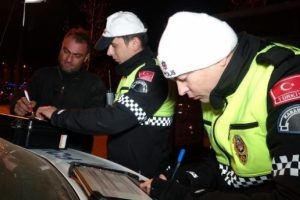 Alkollü sürücüden polise şaşırtan istek
