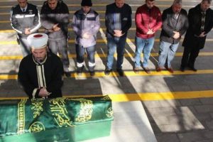 Valiz içinde bulunan Suriyeli bebeğin cenazesi defnedildi