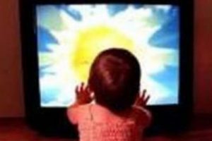 Adana'da üzerine televizyon düşen bebek öldü