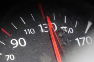 İbre 130 kilometrede takılı kaldı: 2 ölü