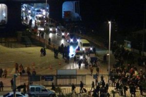 Bandırma İskelesinde uzun kuyruk oluştu