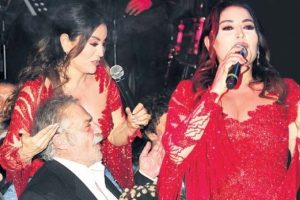 2018'e aşk şarkıları söyleyerek girdiler